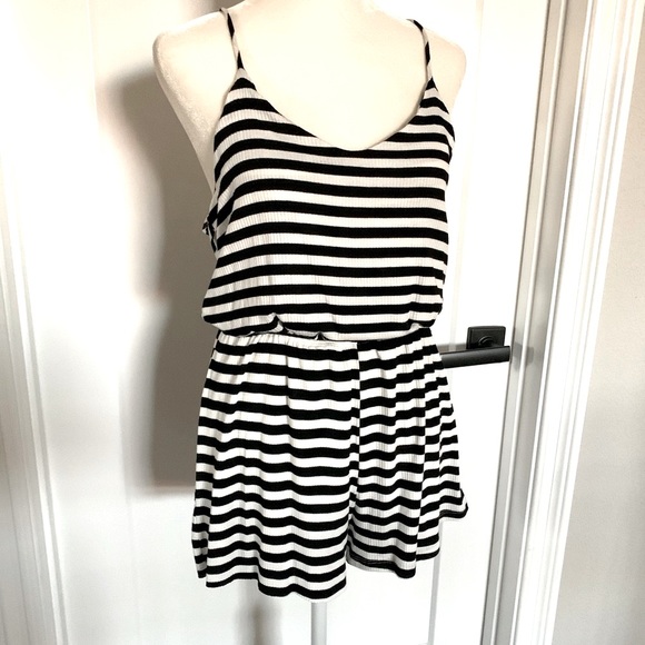 {NWOT} Women's Swim Cover Up Romper (S) - Picture 7 of 8